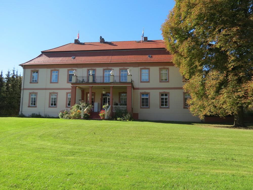 Schloss Lohm Exterior photo